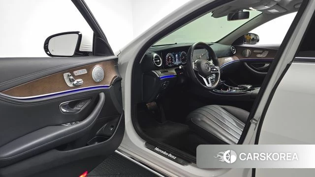 Mercedes-Benz E-Class W213 id 4232149 из Кореи 32