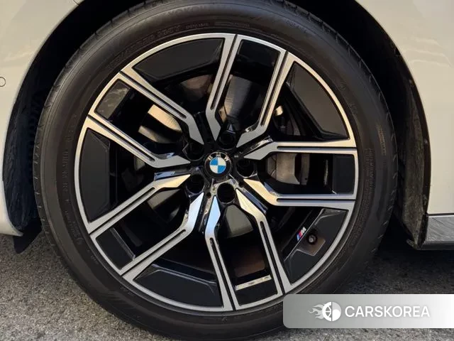 BMW 7 Series (G70) id 3502415 из Кореи 19