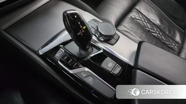 BMW 5 Series (G30) id 3418077 из Кореи 19