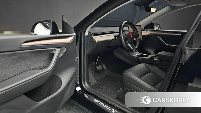 Tesla Model Y id 4474355 из Кореи 31