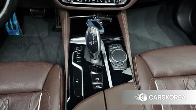 BMW 5 Series (G30) id 3758935 из Кореи 19