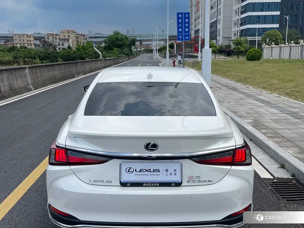 Lexus ES id 4686060 из Китая 9