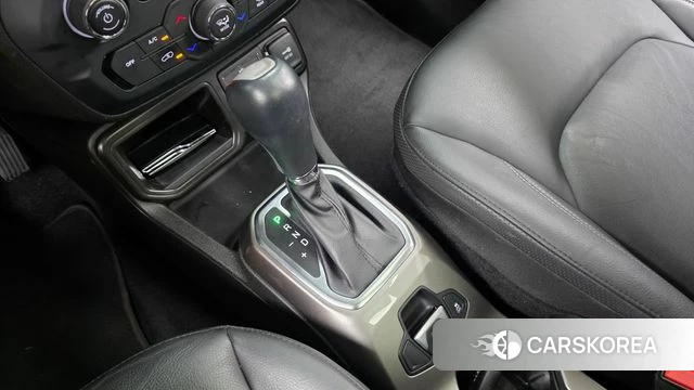 Jeep Renegade id 4475985 из Кореи 28