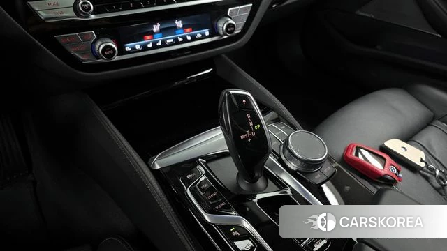 BMW 5 Series (G30) id 3923938 из Кореи 19