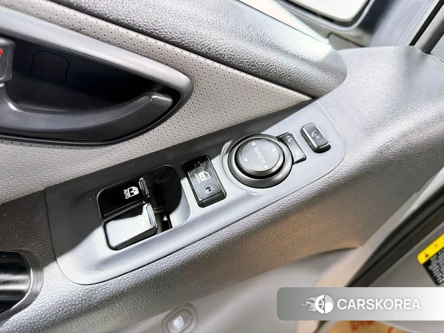 Hyundai The New Grand Starex id 4520841 из Кореи 19