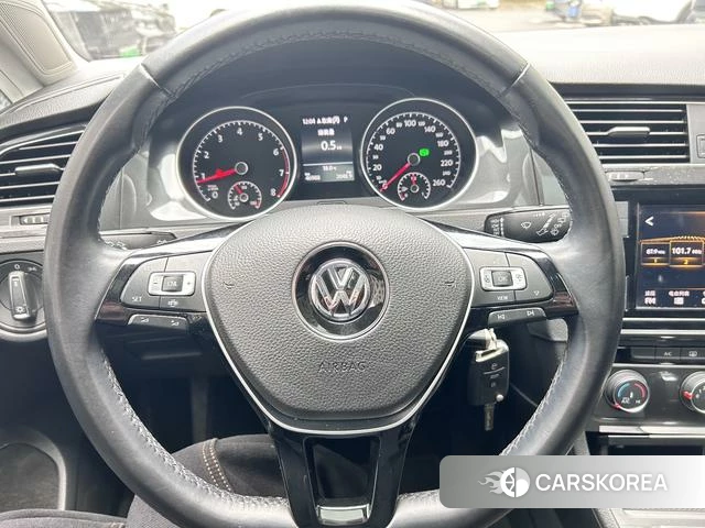 Volkswagen Golf id 4211472 из Китая 17