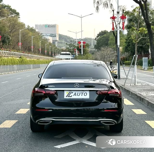 Mercedes-Benz E-class id 4306843 из Китая 15