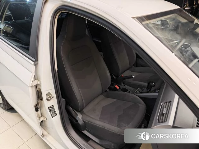 Volkswagen Polo id 4207038 из Китая 31