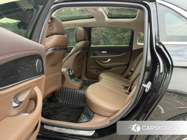 Mercedes-Benz E-class id 4274442 из Китая 11