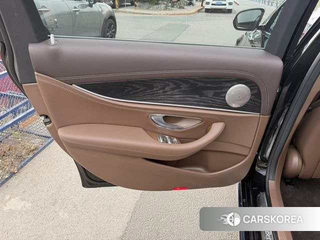 Mercedes-Benz E-class id 4259647 из Китая 20