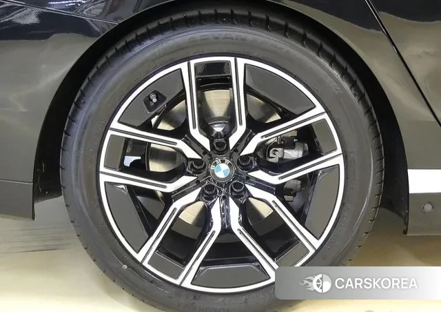 BMW 7 Series (G70) id 3327239 из Кореи 19