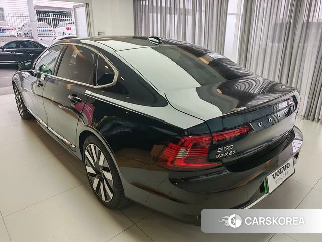 Volvo S90 PHEV id 4209589 из Китая 25