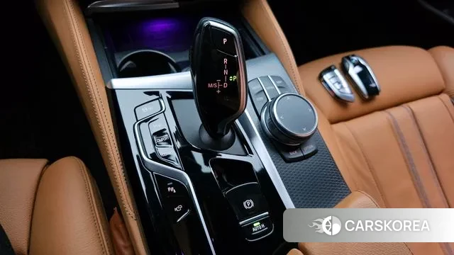 BMW 5 Series (G30) id 3452668 из Кореи 19