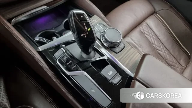 BMW 5 Series (G30) id 3071707 из Кореи 19