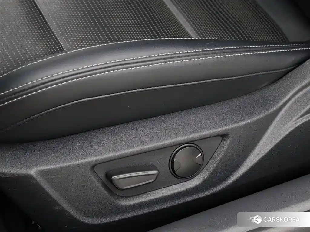 Ford Mustang id 4548180 из Китая 31
