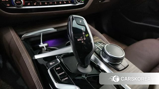 BMW 5 Series (G30) id 3808313 из Кореи 19