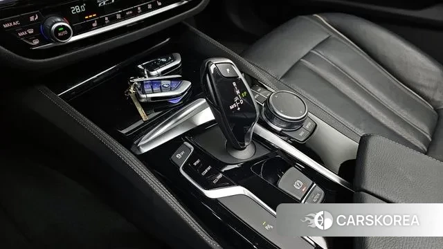 BMW 5 Series (G30) id 3520308 из Кореи 19