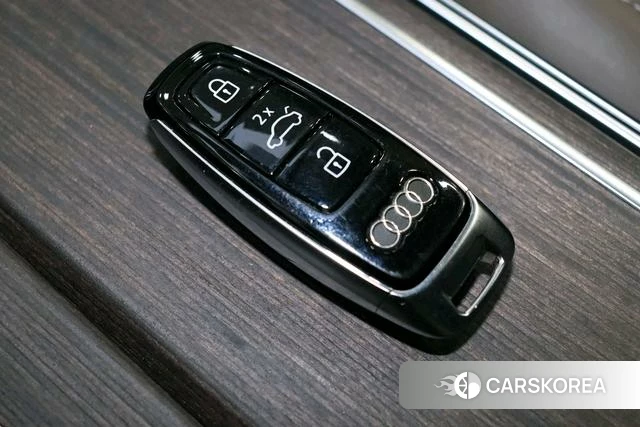 Audi A7L id 4257469 из Китая 19