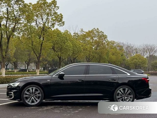 Audi A6L id 4348808 из Китая 14