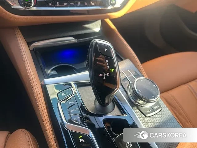 BMW 5 Series (G30) id 3571913 из Кореи 19