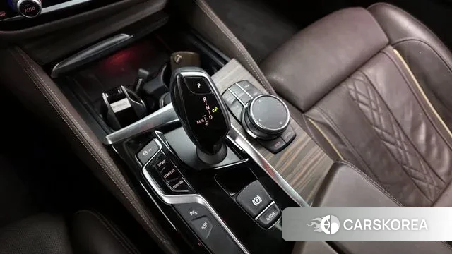 BMW 5 Series (G30) id 3773278 из Кореи 19