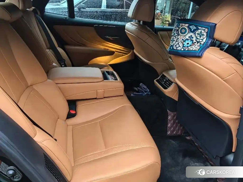 Lexus LS id 4553878 из Китая 10