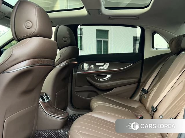 Mercedes-Benz E-class id 4274209 из Китая 12