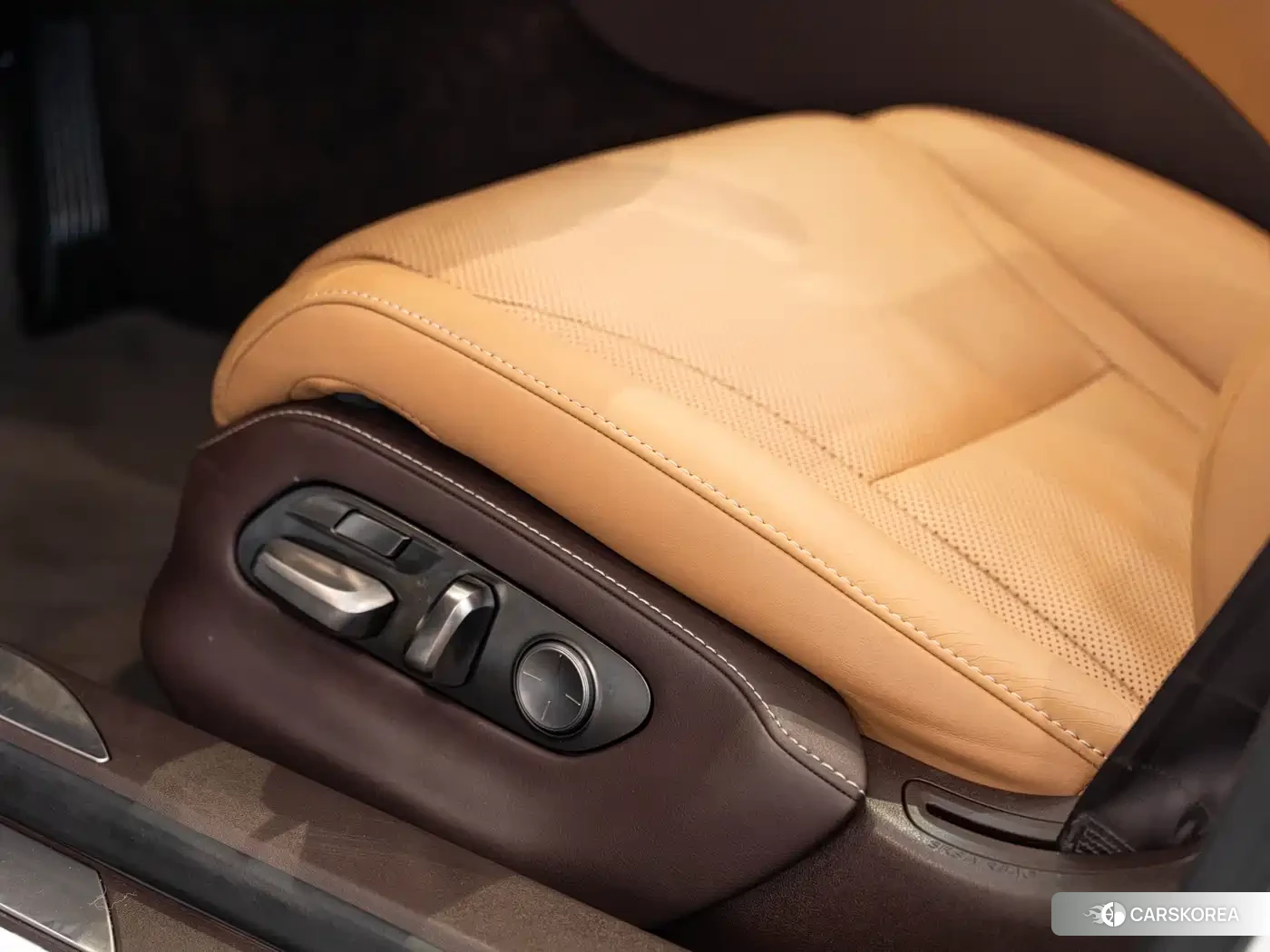 Lexus LS id 4539304 из Китая 21