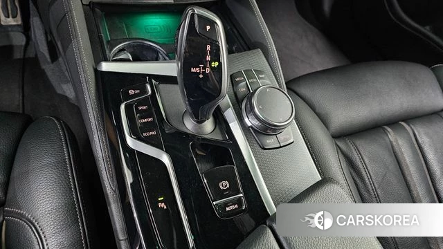 BMW 5 Series (G30) id 4854617 из Кореи 30
