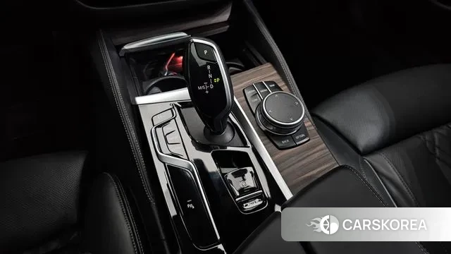 BMW 5 Series (G30) id 3053856 из Кореи 19