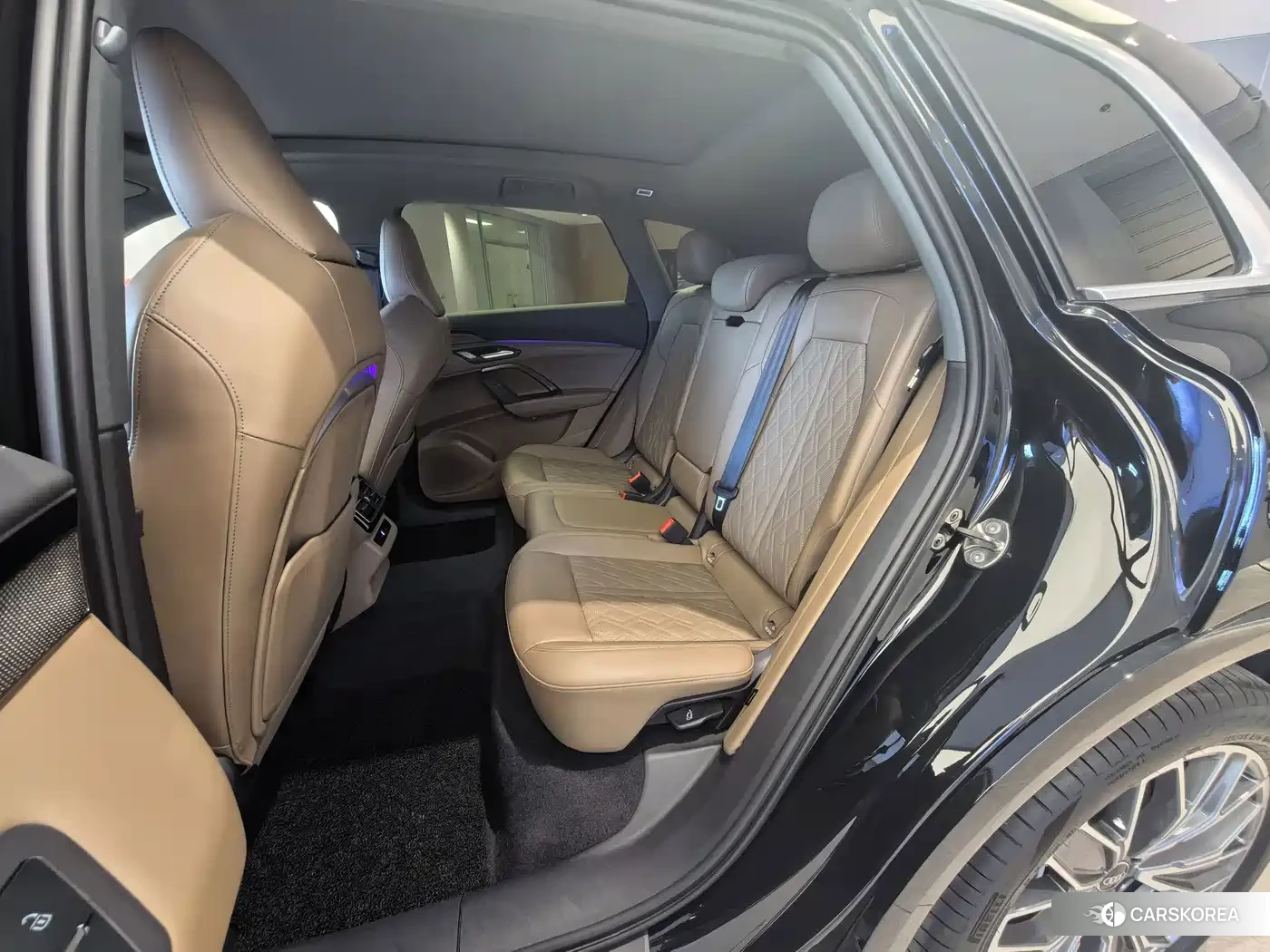 Audi Q5L id 4685951 из Китая 14