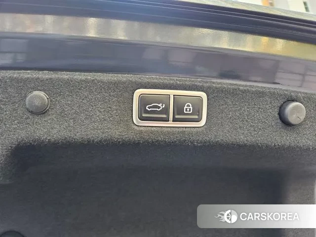 Hyundai Grandeur (GN7) id 3315774 из Кореи 19