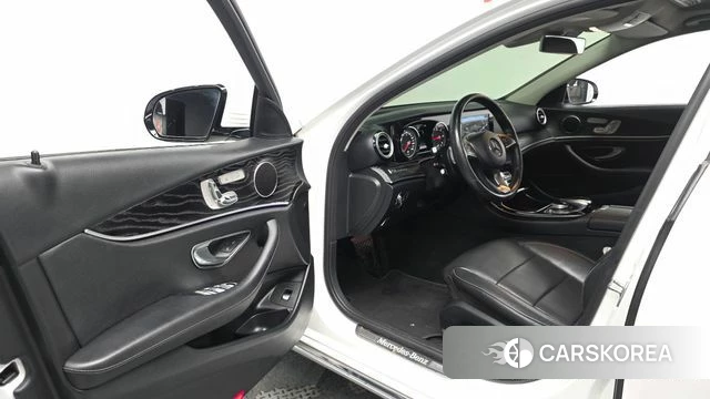 Mercedes-Benz E-Class W213 id 3925148 из Кореи 19