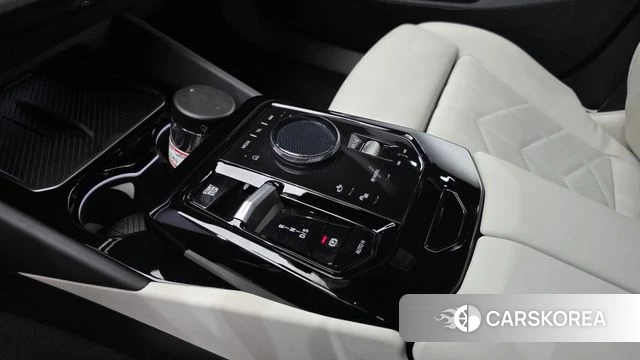 BMW 5 Series (G60) id 3891035 из Кореи 19