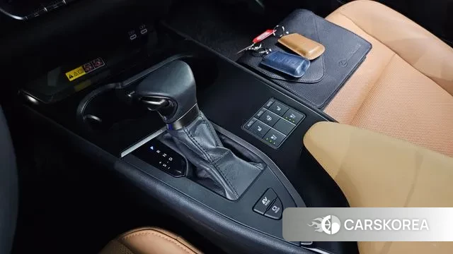 Lexus UX250h id 3256752 из Кореи 19