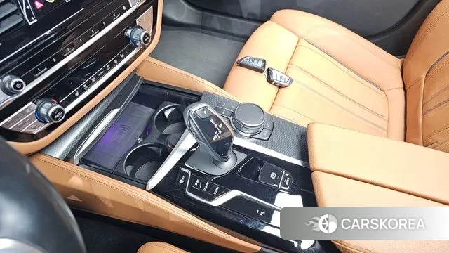 BMW 5 Series (G30) id 3415995 из Кореи 19