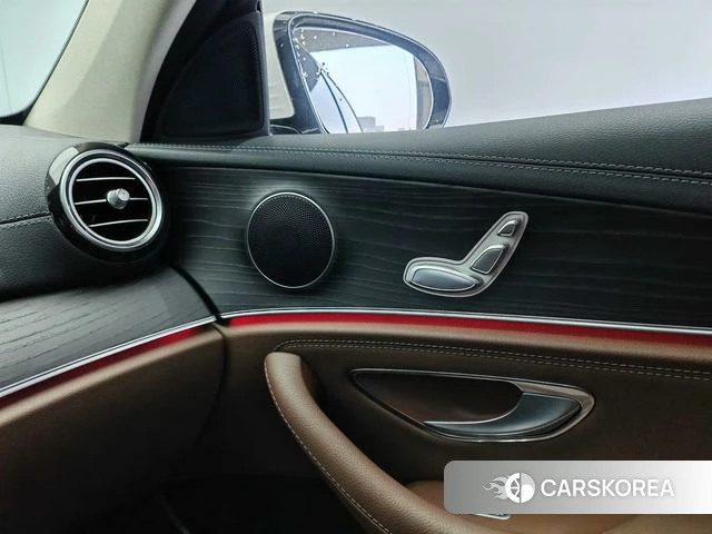 Mercedes-Benz E-class id 3889874 из Китая 19