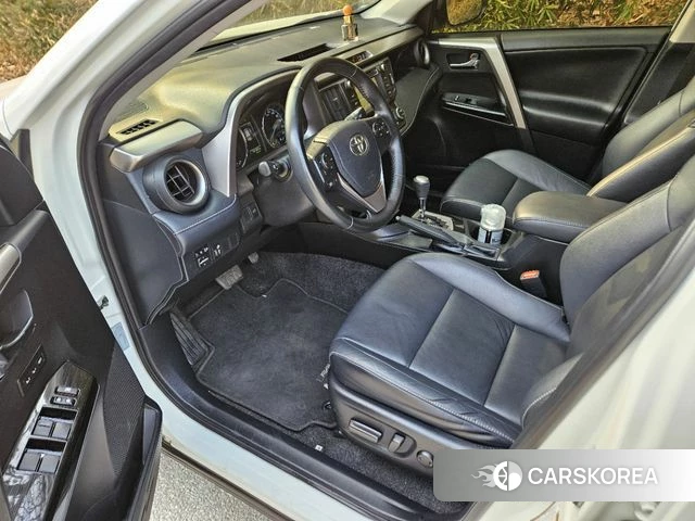 Toyota RAV4 id 3853653 из Кореи 16