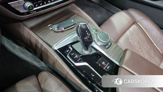 BMW 5 Series (G30) id 4562452 из Кореи 19