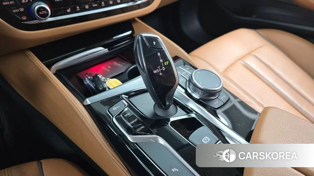 BMW 5 Series (G30) id 4520854 из Кореи 31