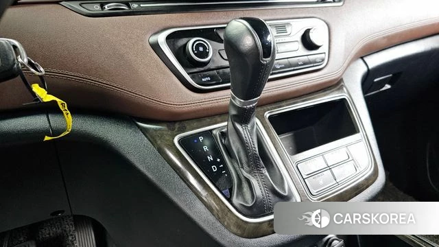 Hyundai The New Grand Starex id 3808273 из Кореи 19