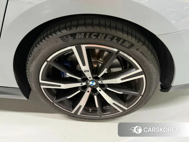BMW 5 Series (G60) id 4359896 из Кореи 11