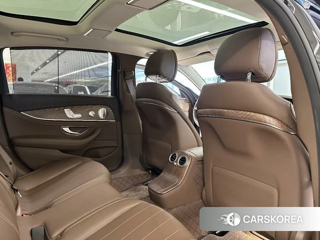Mercedes-Benz E-class id 4264949 из Китая 15