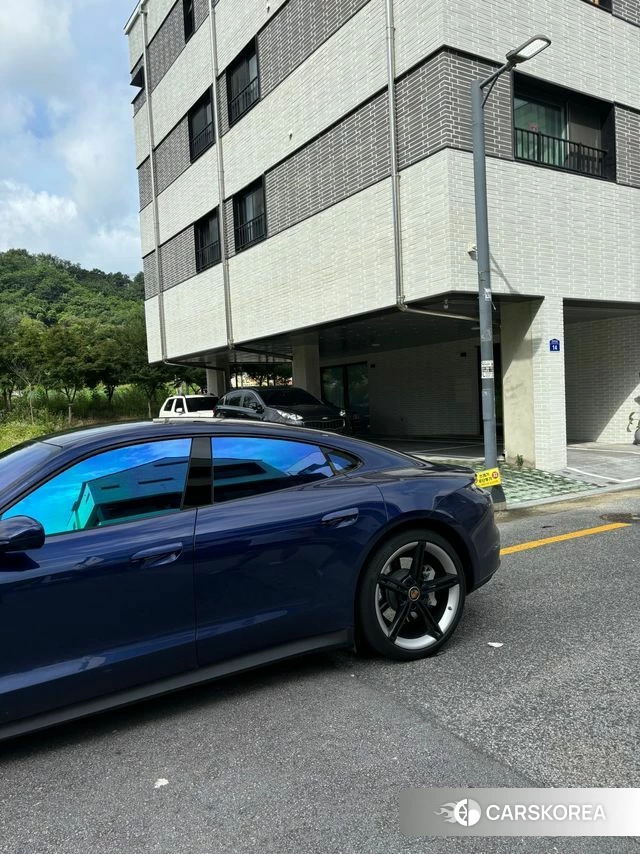 Porsche Taycan id 3878815 из Кореи 15