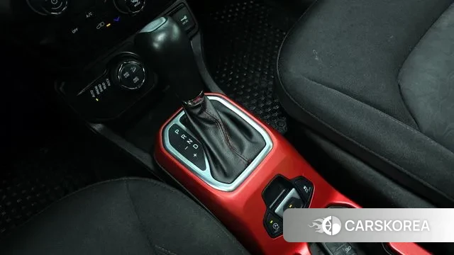 Jeep Renegade id 3703662 из Кореи 19