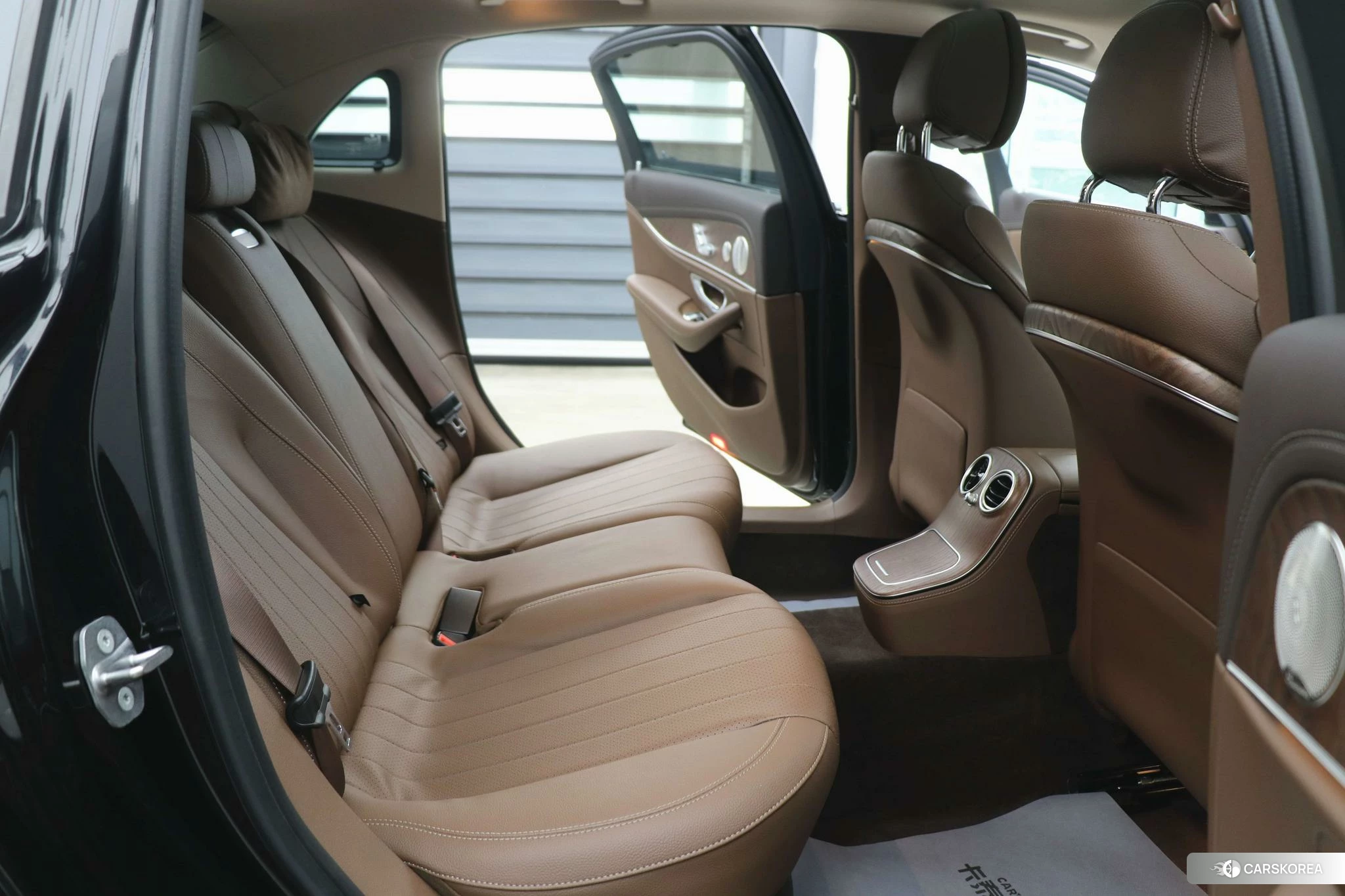 Mercedes-Benz E-Class id 4473298 из Китая 31