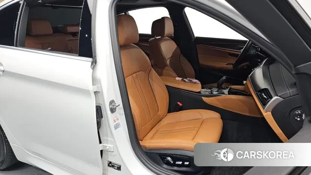 BMW 5 Series (G30) id 3411026 из Кореи 19