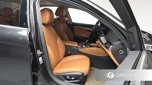 BMW 5 Series (G30) id 3748093 из Кореи 19