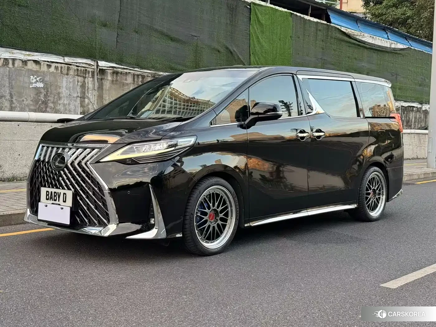 Lexus LM id 4577772 из Китая 9