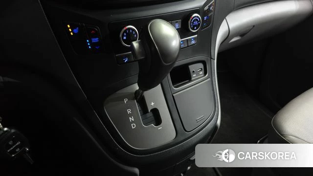 Hyundai The New Grand Starex id 4225797 из Кореи 29